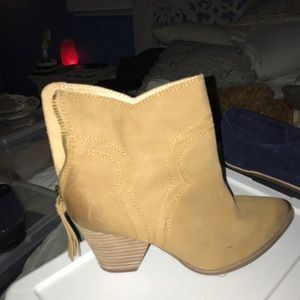 Beige boots